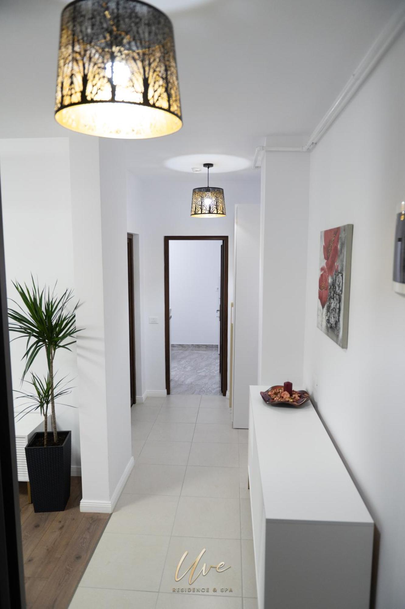 Uve Residence & Spa Piatra Neamţ エクステリア 写真