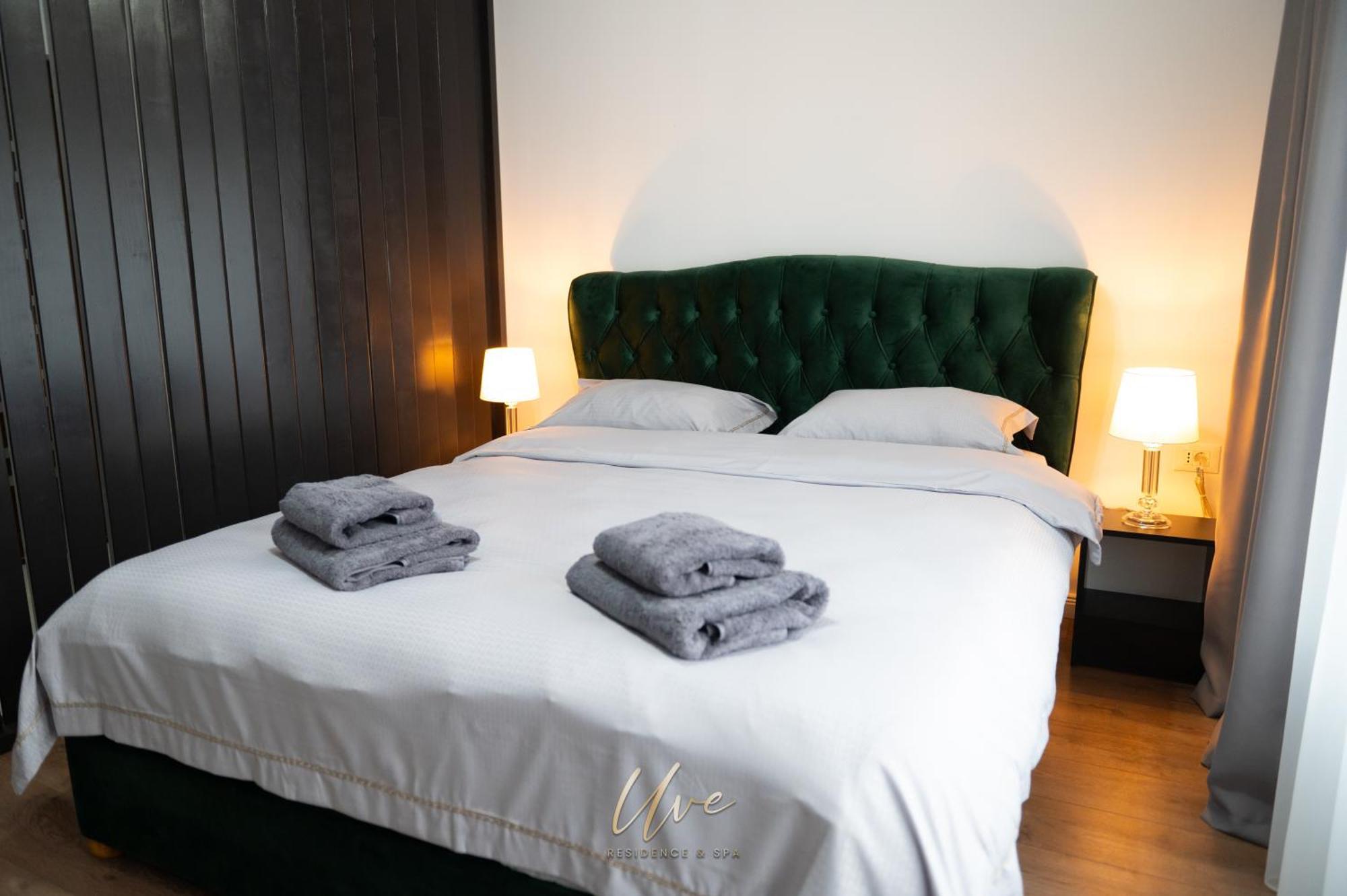 Uve Residence & Spa Piatra Neamţ エクステリア 写真