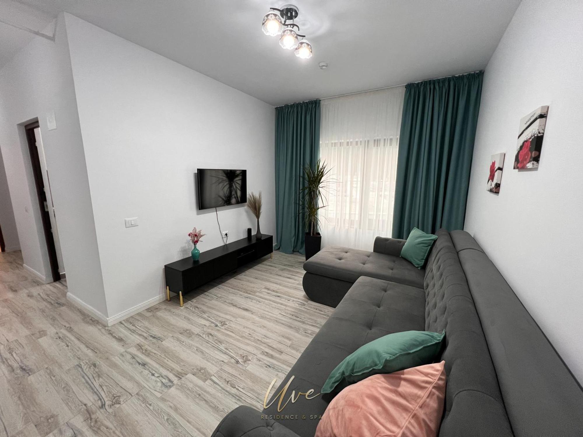 Uve Residence & Spa Piatra Neamţ エクステリア 写真