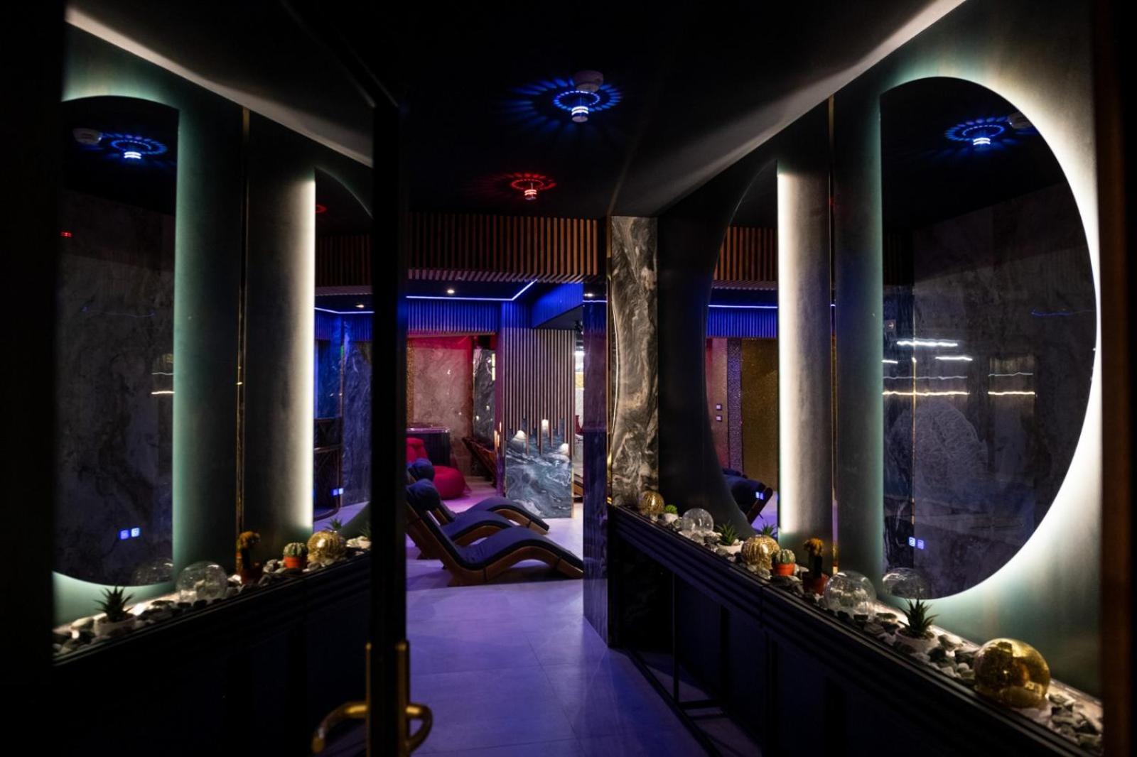 Uve Residence & Spa Piatra Neamţ 部屋 写真